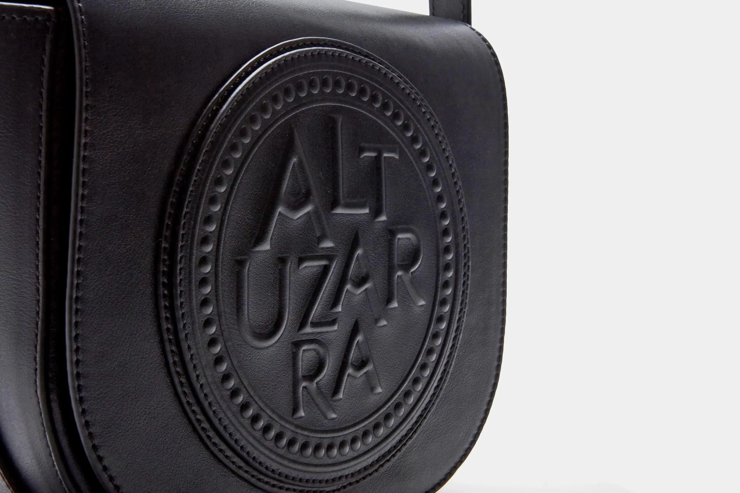 'Medallion' Saddle Bag